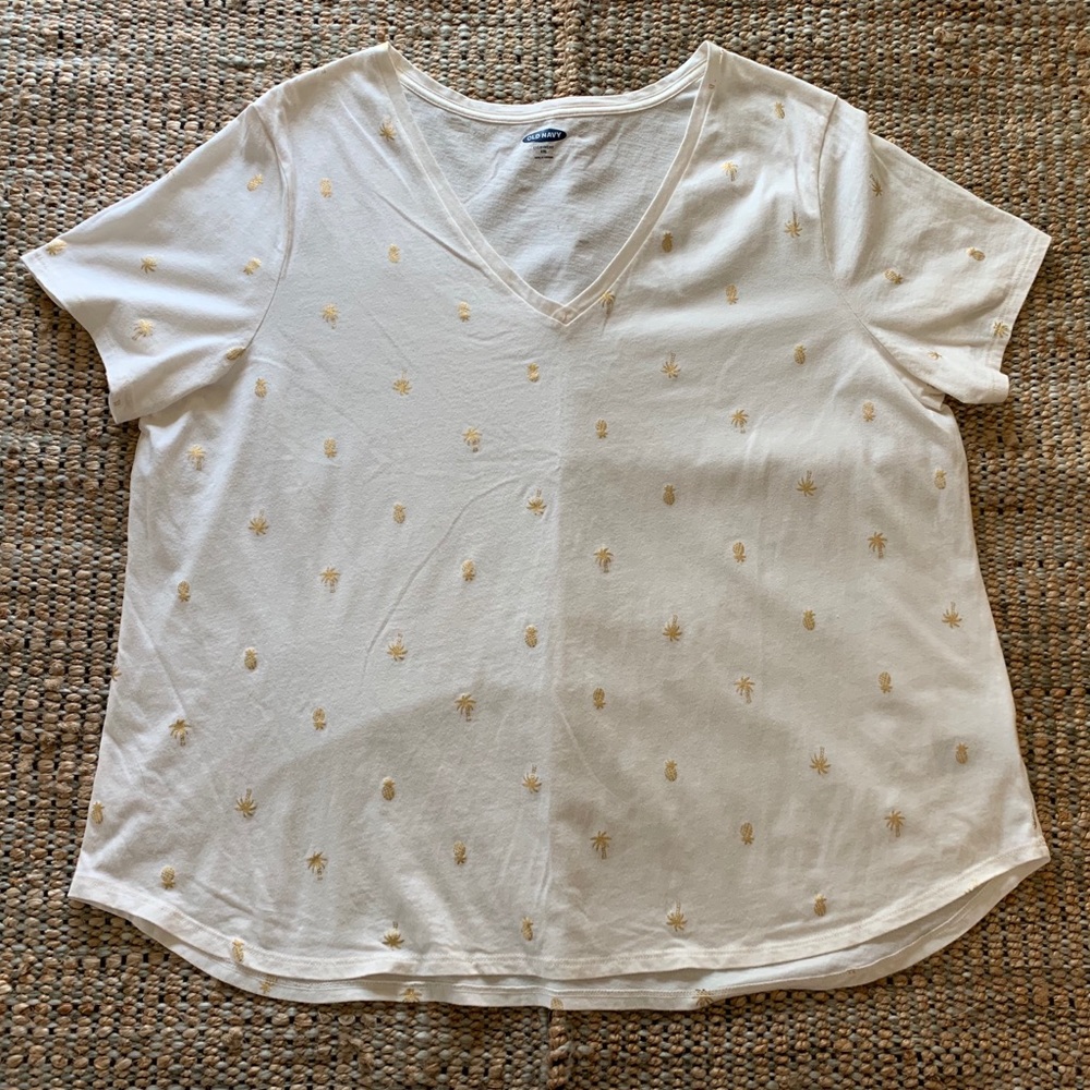 EUC Cream Tee with Gold Pineapples and Palm Trees